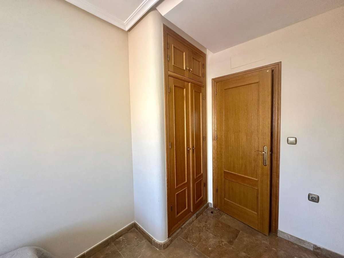 Apartamento de 4 habitaciones en Torrevieja en venta - 275.000 € (Ref: 9138532)