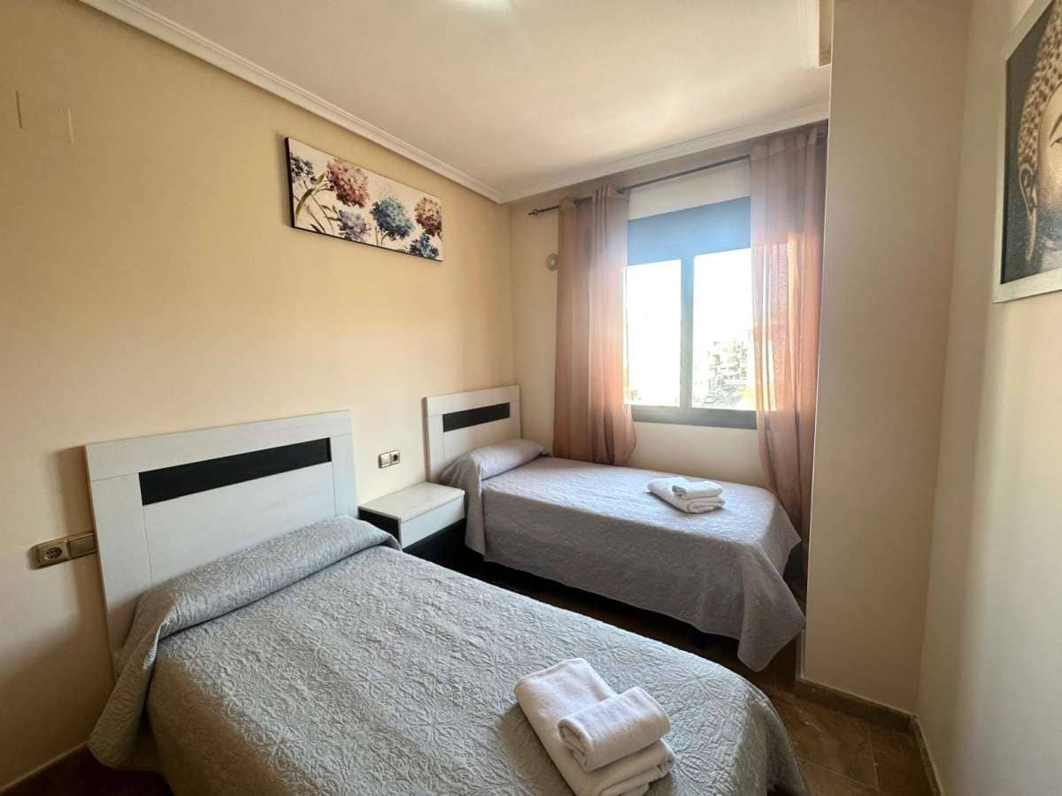 Apartamento de 4 habitaciones en Torrevieja en venta - 275.000 € (Ref: 9138532)