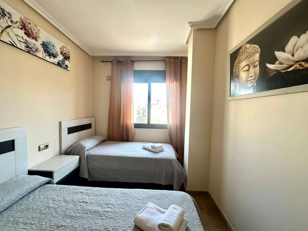 Apartamento de 4 habitaciones en Torrevieja en venta - 275.000 € (Ref: 9138532)