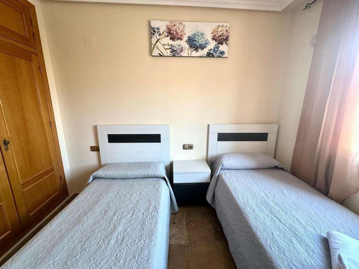 Apartamento de 4 habitaciones en Torrevieja en venta - 275.000 € (Ref: 9138532)