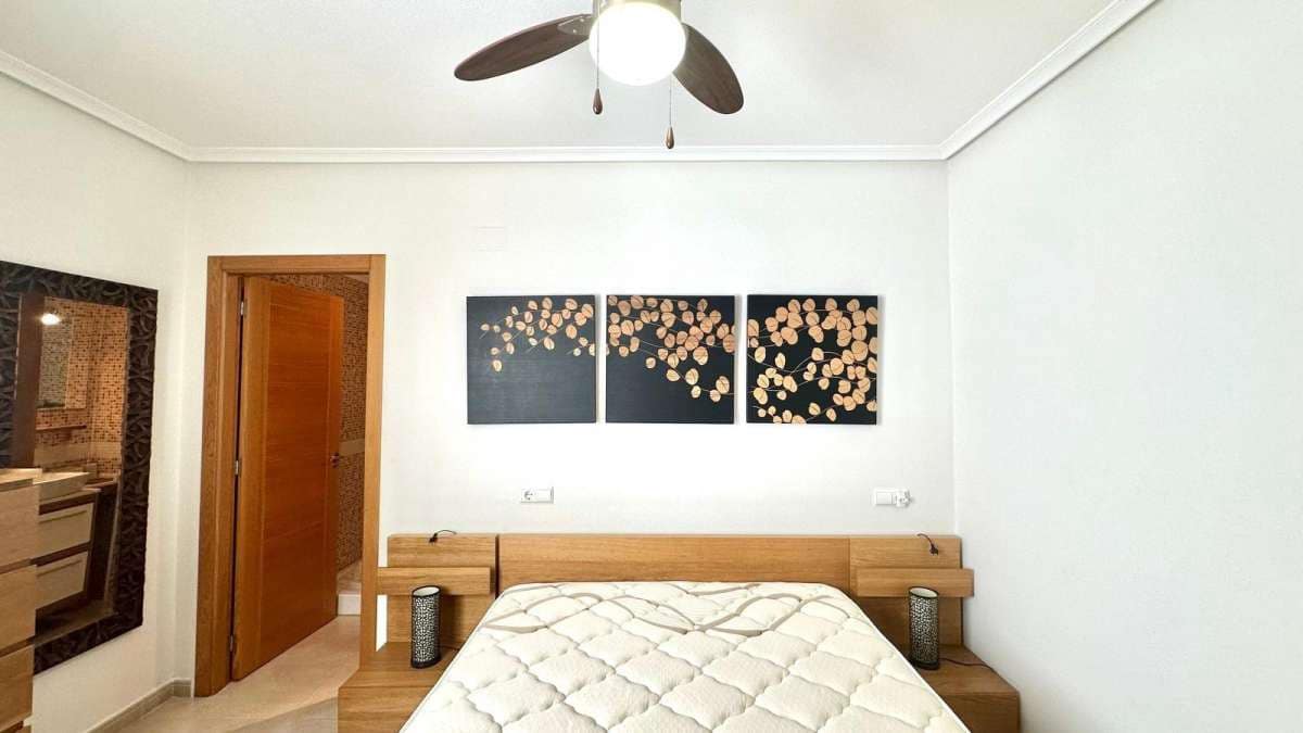 2 sovrum Lägenhet till salu i Torrevieja - 164 900 € (Ref: 9138726)