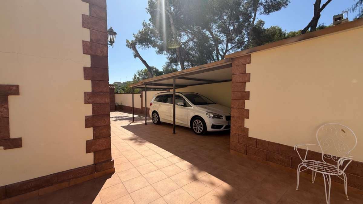 7 bedroom Villa for sale in Torrevieja - € 930,000 (Ref: 9138740)