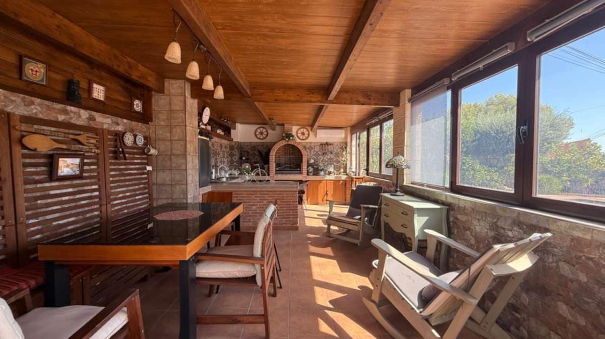 7 bedroom Villa for sale in Torrevieja - € 930,000 (Ref: 9138740)