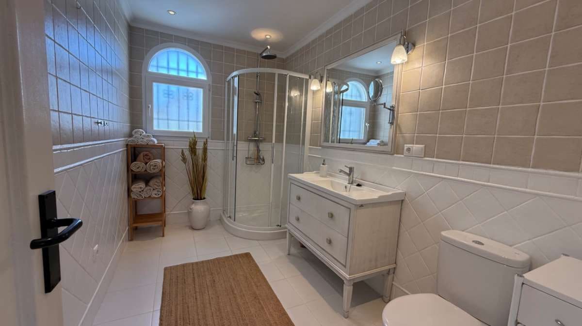 3 bedroom Villa for sale in Torrevieja - € 645,000 (Ref: 9144741)