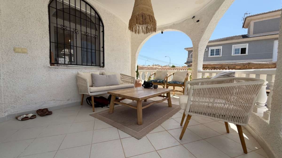 3 bedroom Villa for sale in Torrevieja - € 645,000 (Ref: 9144741)