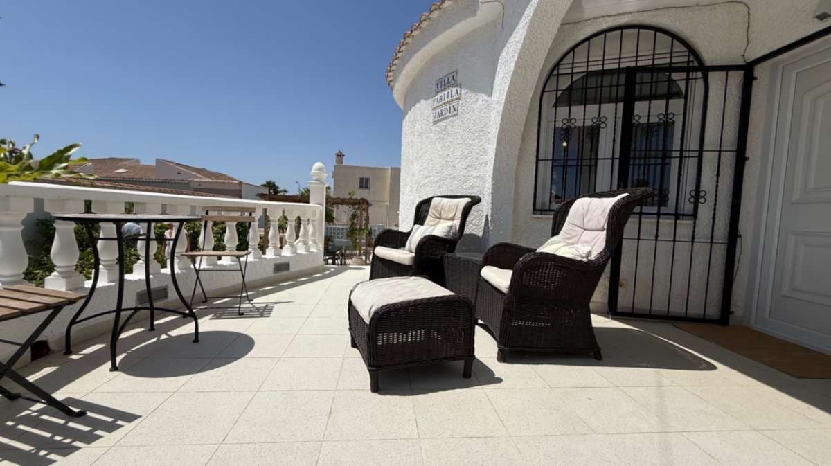 3 bedroom Villa for sale in Torrevieja - € 645,000 (Ref: 9144741)