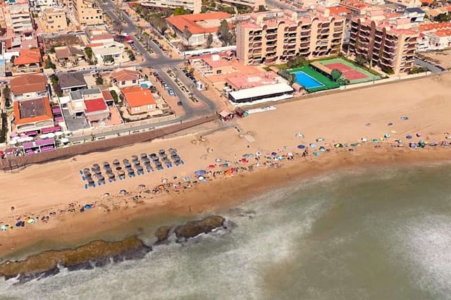 3 sypialnia Willa na sprzedaż w Torrevieja - 990 000 € (Ref: 9216834)