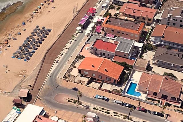3 sypialnia Willa na sprzedaż w Torrevieja - 990 000 € (Ref: 9216834)