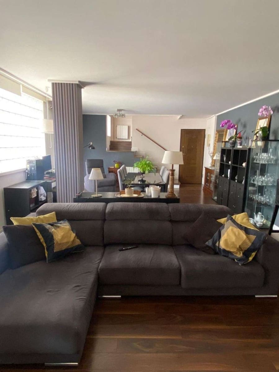 5 bedroom Villa for sale in Torrevieja - € 745,000 (Ref: 9228079)