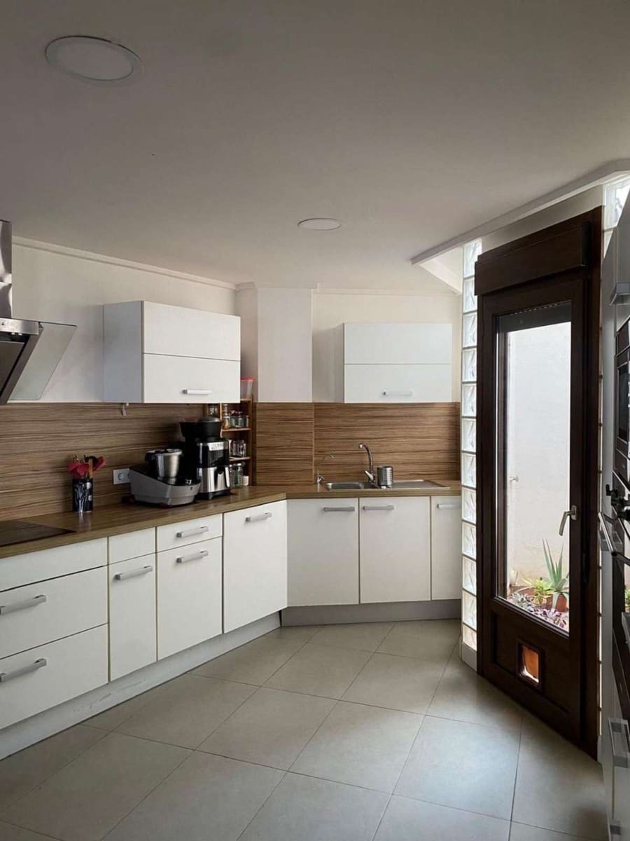 5 bedroom Villa for sale in Torrevieja - € 745,000 (Ref: 9228079)