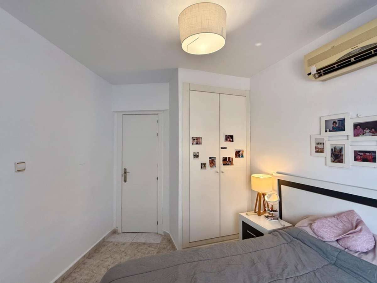 5 sypialnia Willa na sprzedaż w Torrevieja - 309 000 € (Ref: 9283577)