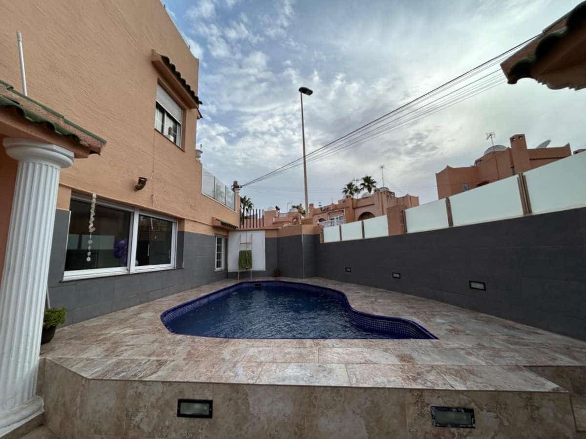 5 sypialnia Willa na sprzedaż w Torrevieja - 309 000 € (Ref: 9283577)