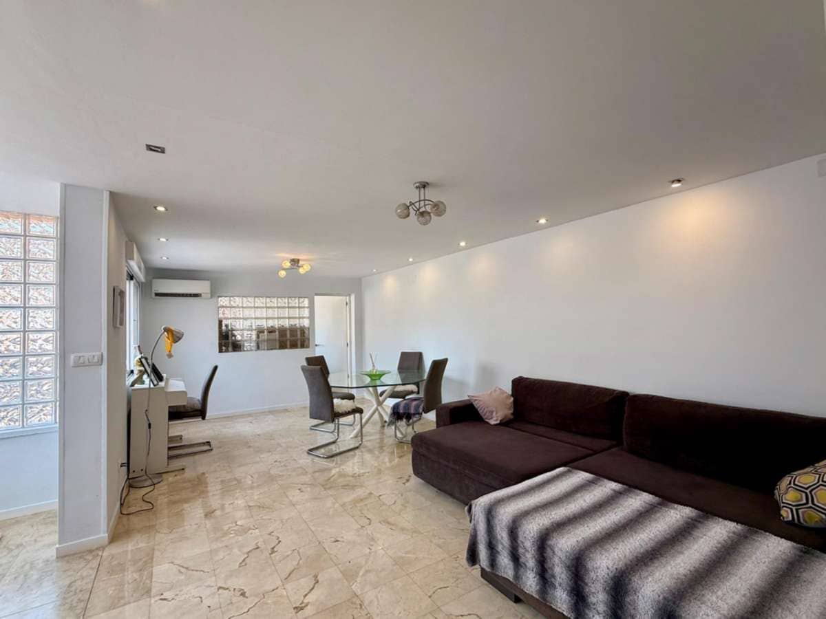 5 sypialnia Willa na sprzedaż w Torrevieja - 309 000 € (Ref: 9283577)