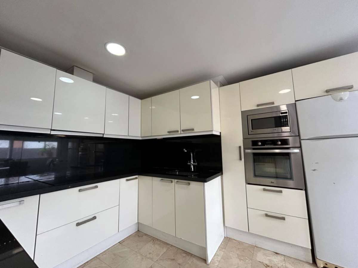 5 sypialnia Willa na sprzedaż w Torrevieja - 309 000 € (Ref: 9283577)