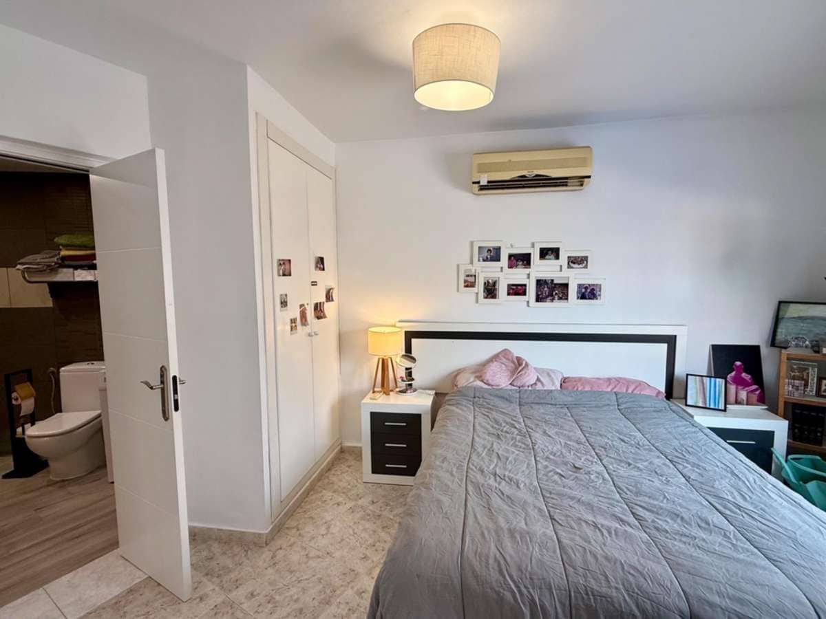 5 sypialnia Willa na sprzedaż w Torrevieja - 309 000 € (Ref: 9283577)