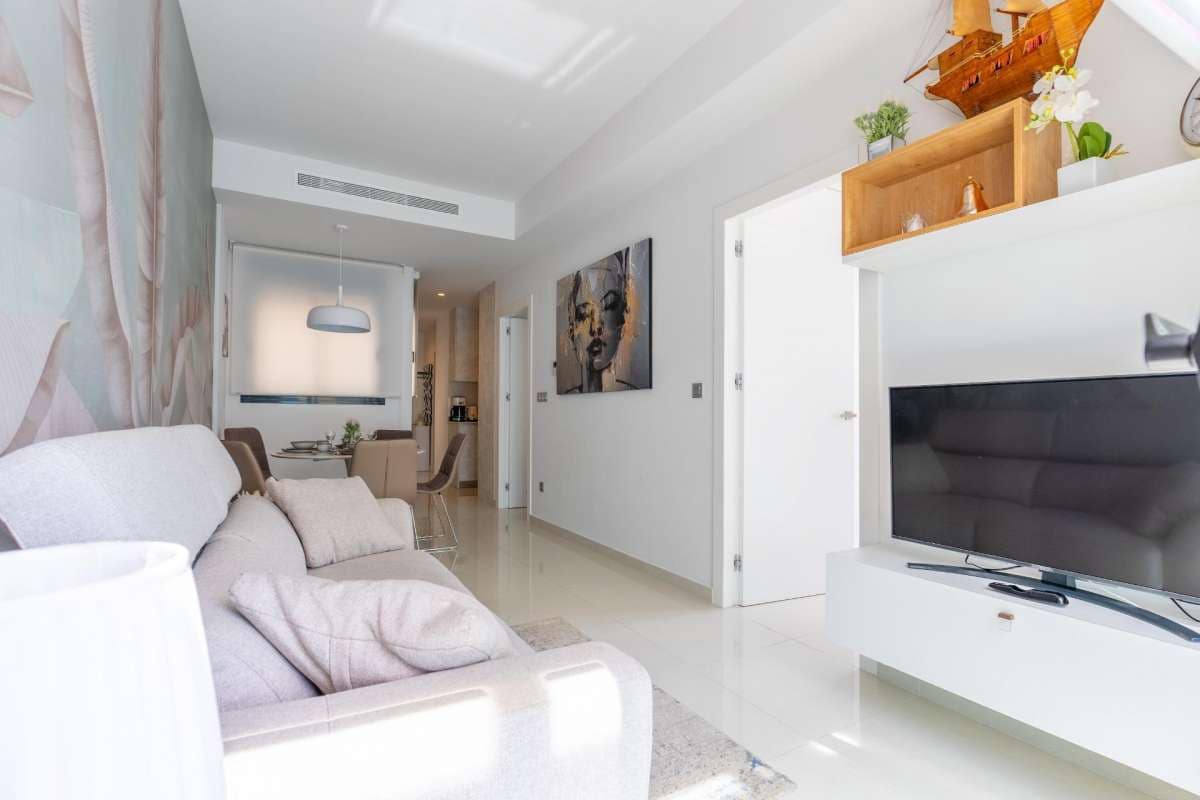 2 bedroom Apartment for sale in Torrevieja - € 219,500 (Ref: 9283581)