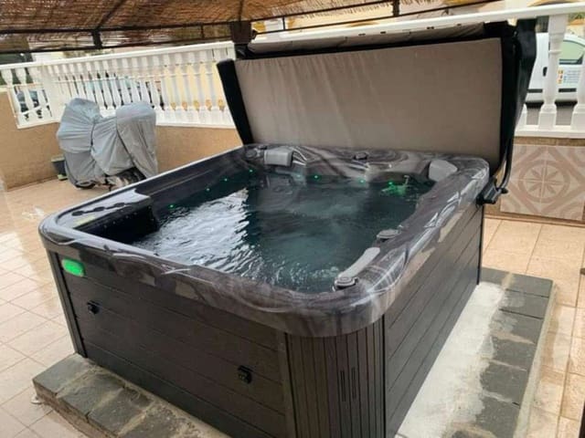 3 makuuhuone Huvila myytävänä paikassa Villamartin, Orihuela - 249 000 € (Ref: 9283585)