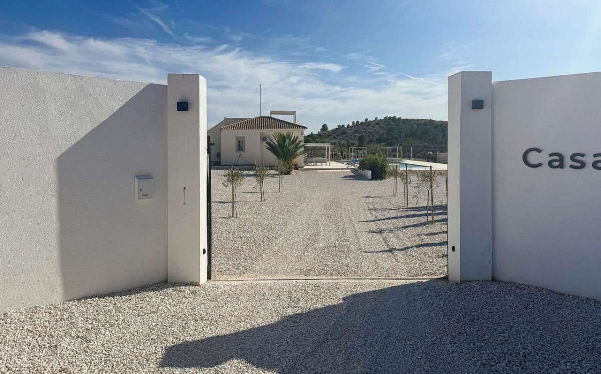 3 bedroom Villa for sale in Pinoso - € 349,995 (Ref: 9283586)