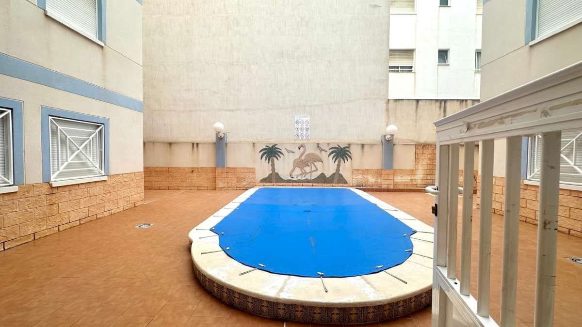 2 bedroom Apartment for sale in Torrevieja - € 165,000 (Ref: 9283588)