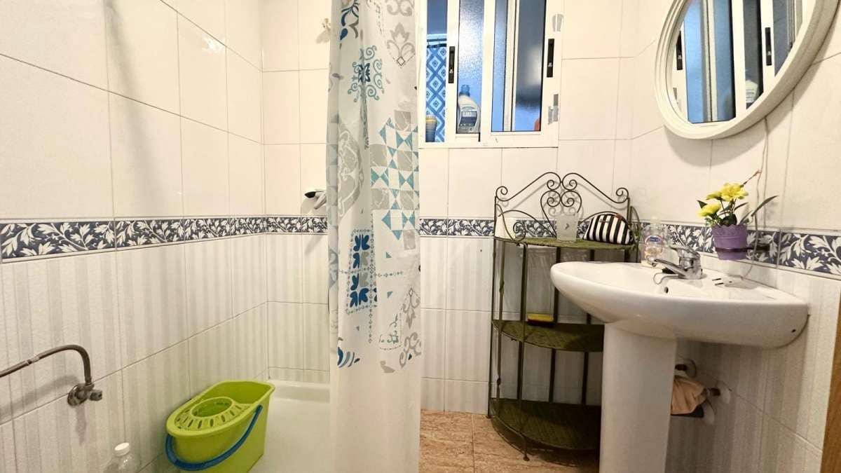 2 bedroom Apartment for sale in Torrevieja - € 165,000 (Ref: 9283588)