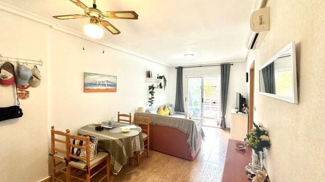 2 bedroom Apartment for sale in Torrevieja - € 165,000 (Ref: 9283588)