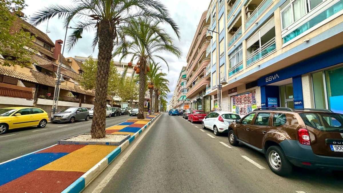 2 bedroom Apartment for sale in Torrevieja - € 165,000 (Ref: 9283588)