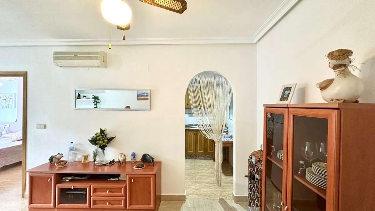 2 bedroom Apartment for sale in Torrevieja - € 165,000 (Ref: 9283588)