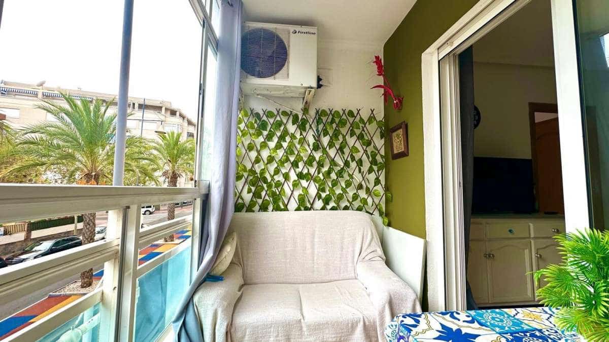 2 bedroom Apartment for sale in Torrevieja - € 165,000 (Ref: 9283588)