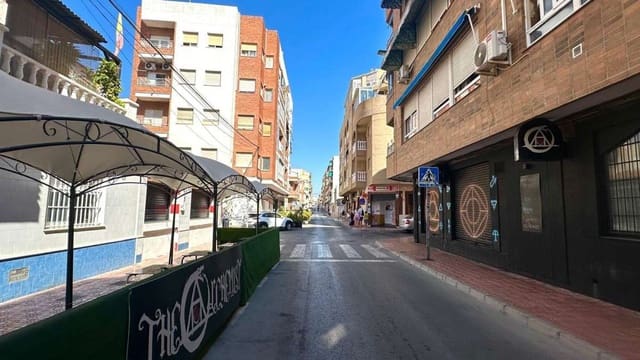Apartamento de 2 habitaciones en Torrevieja en venta - 129.900 € (Ref: 9283589)