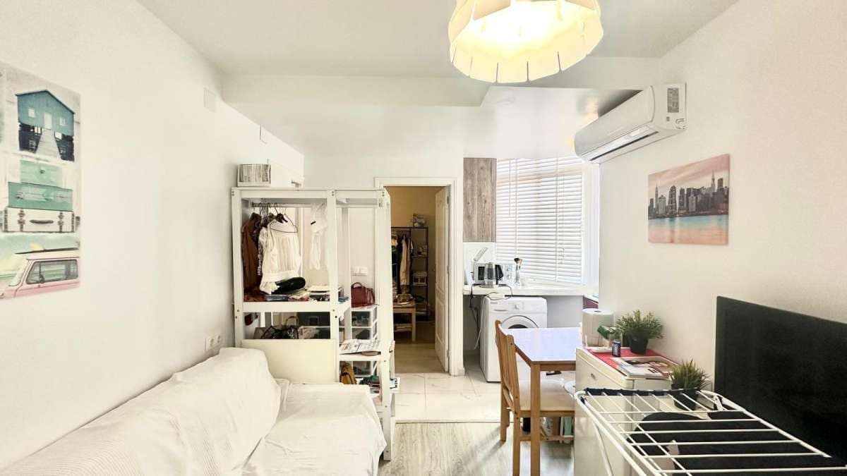 Apartamento de 2 habitaciones en Torrevieja en venta - 129.900 € (Ref: 9283589)