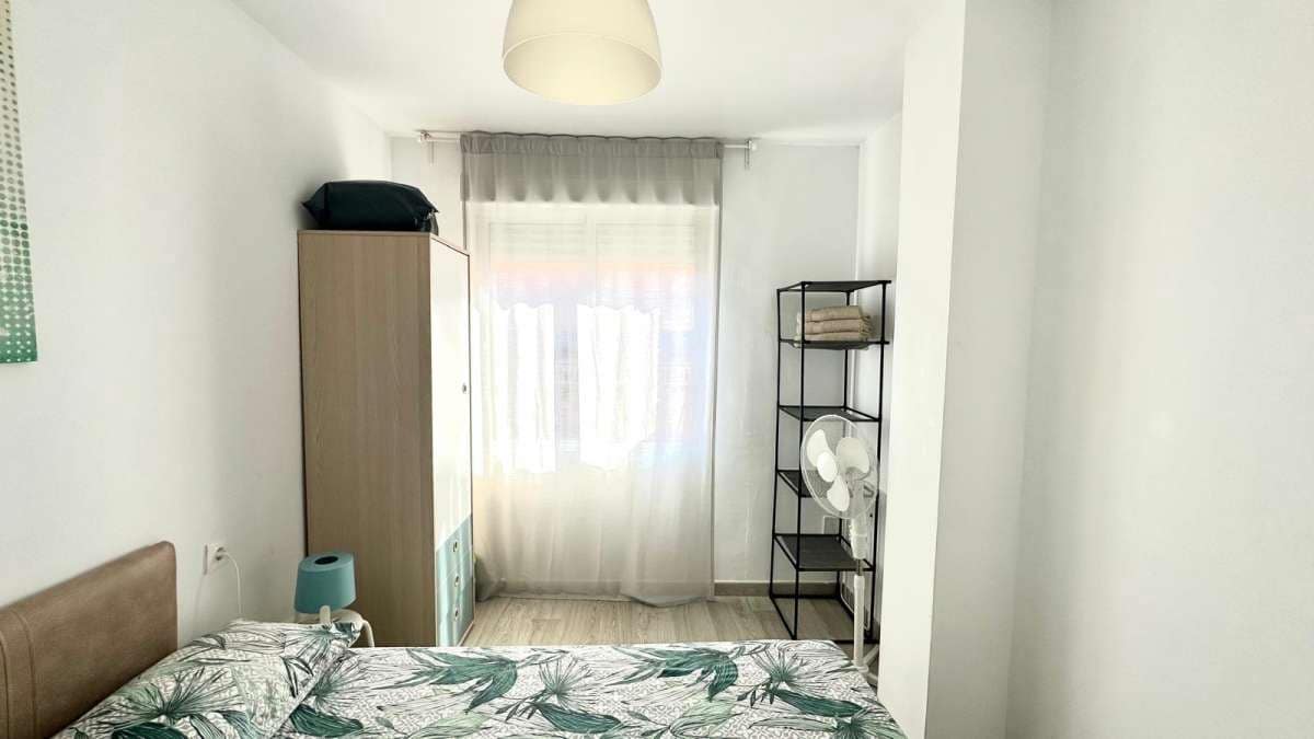Apartamento de 2 habitaciones en Torrevieja en venta - 129.900 € (Ref: 9283589)