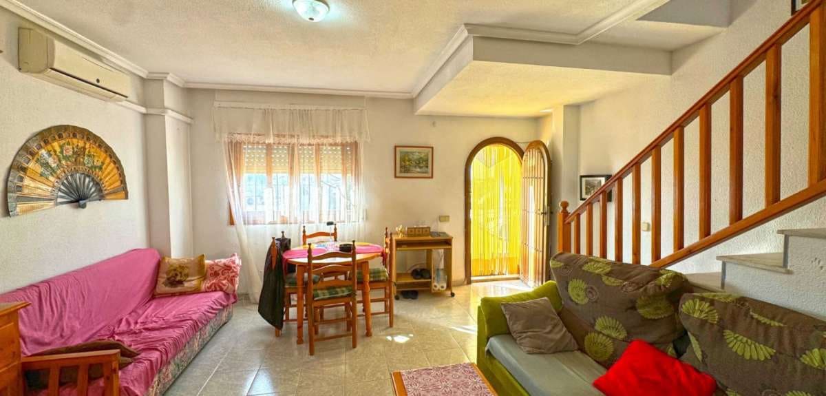 2 bedroom Apartment for sale in Torrevieja - € 119,000 (Ref: 9283591)