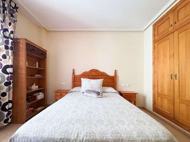 Apartamento de 2 habitaciones en Torrevieja en venta - 145.900 € (Ref: 9283597)