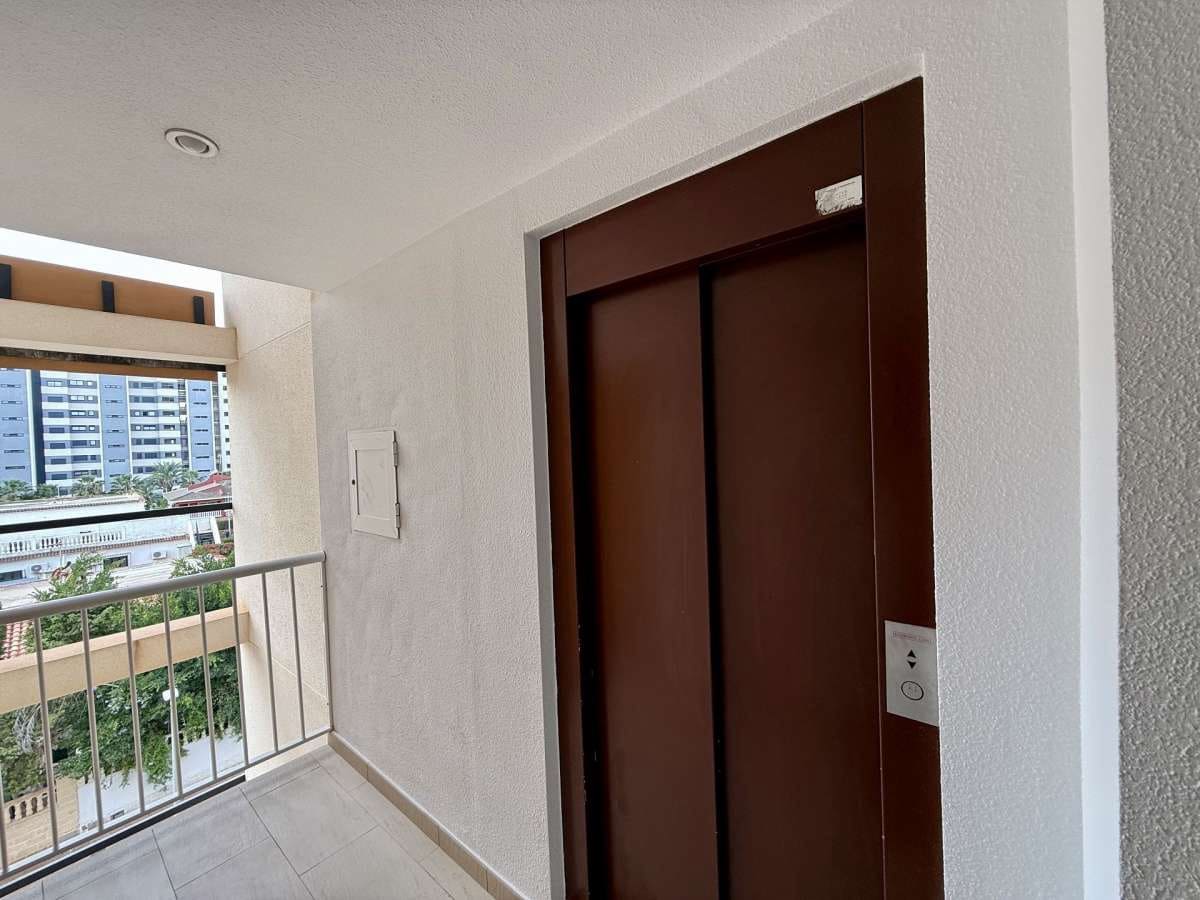 2 bedroom Apartment for sale in Torrevieja - € 169,000 (Ref: 9283605)