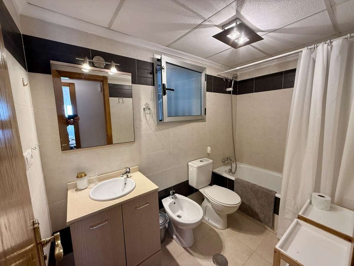 2 bedroom Apartment for sale in Torrevieja - € 169,000 (Ref: 9283605)