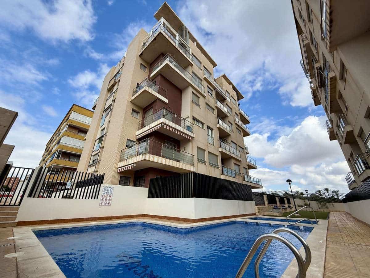 2 bedroom Apartment for sale in Torrevieja - € 169,000 (Ref: 9283605)