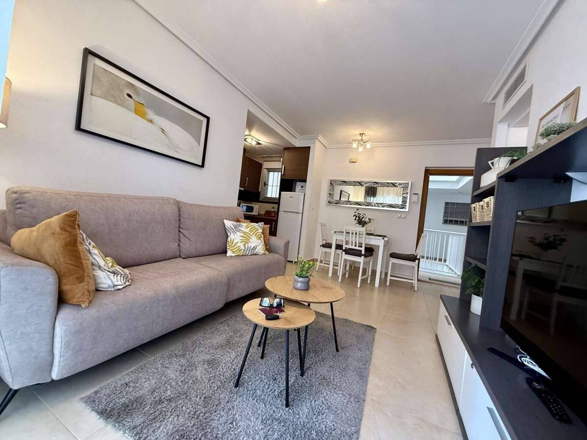 2 bedroom Apartment for sale in Torrevieja - € 169,000 (Ref: 9283605)