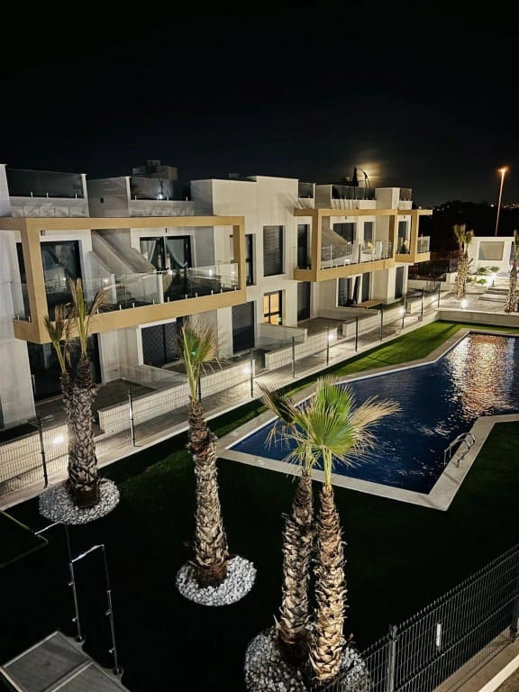 2 bedroom Apartment for sale in Filipinas - € 285,000 (Ref: 9283613)