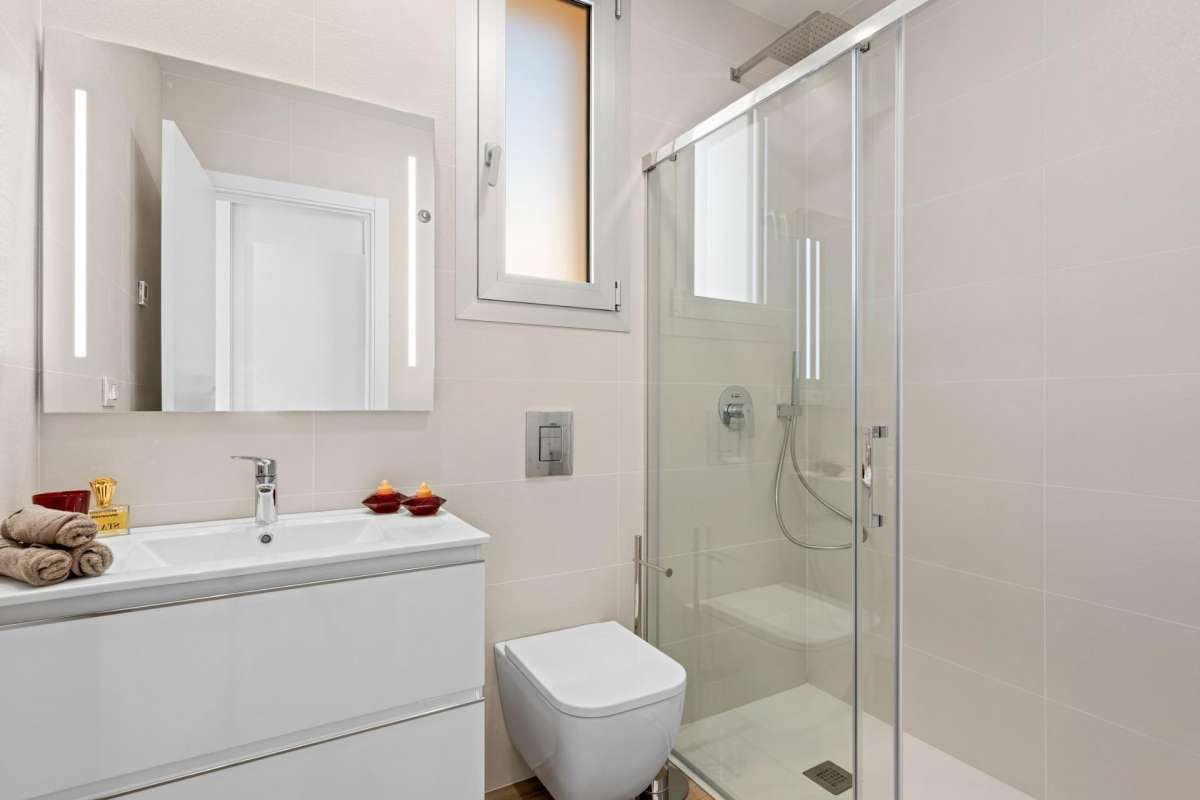 2 bedroom Apartment for sale in Villamartin - € 425,000 (Ref: 9283694)