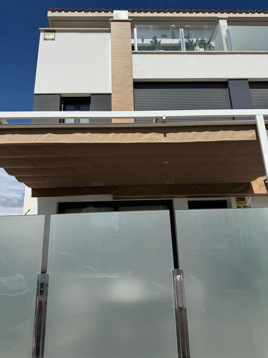 3 bedroom Apartment for sale in Guardamar del Segura - € 449,000 (Ref: 9283896)