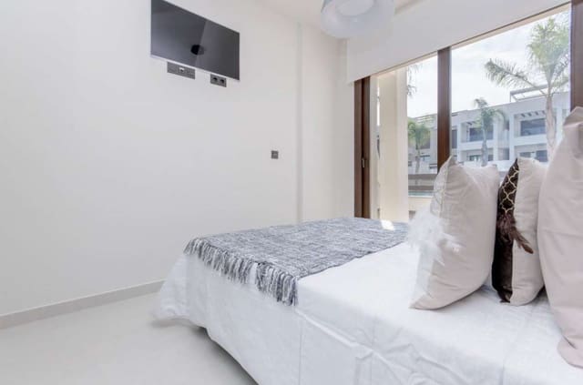 Bungalow de 2 habitaciones en Los Balcones en venta - 275.000 € (Ref: 9283908)