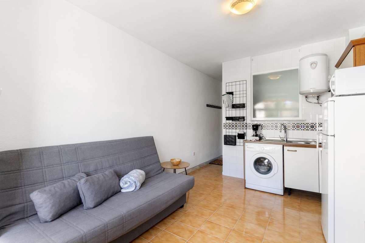 1 bedroom Apartment for sale in Torrevieja - € 110,500 (Ref: 9389996)