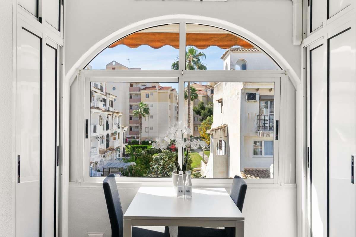 1 bedroom Apartment for sale in Torrevieja - € 110,500 (Ref: 9389996)