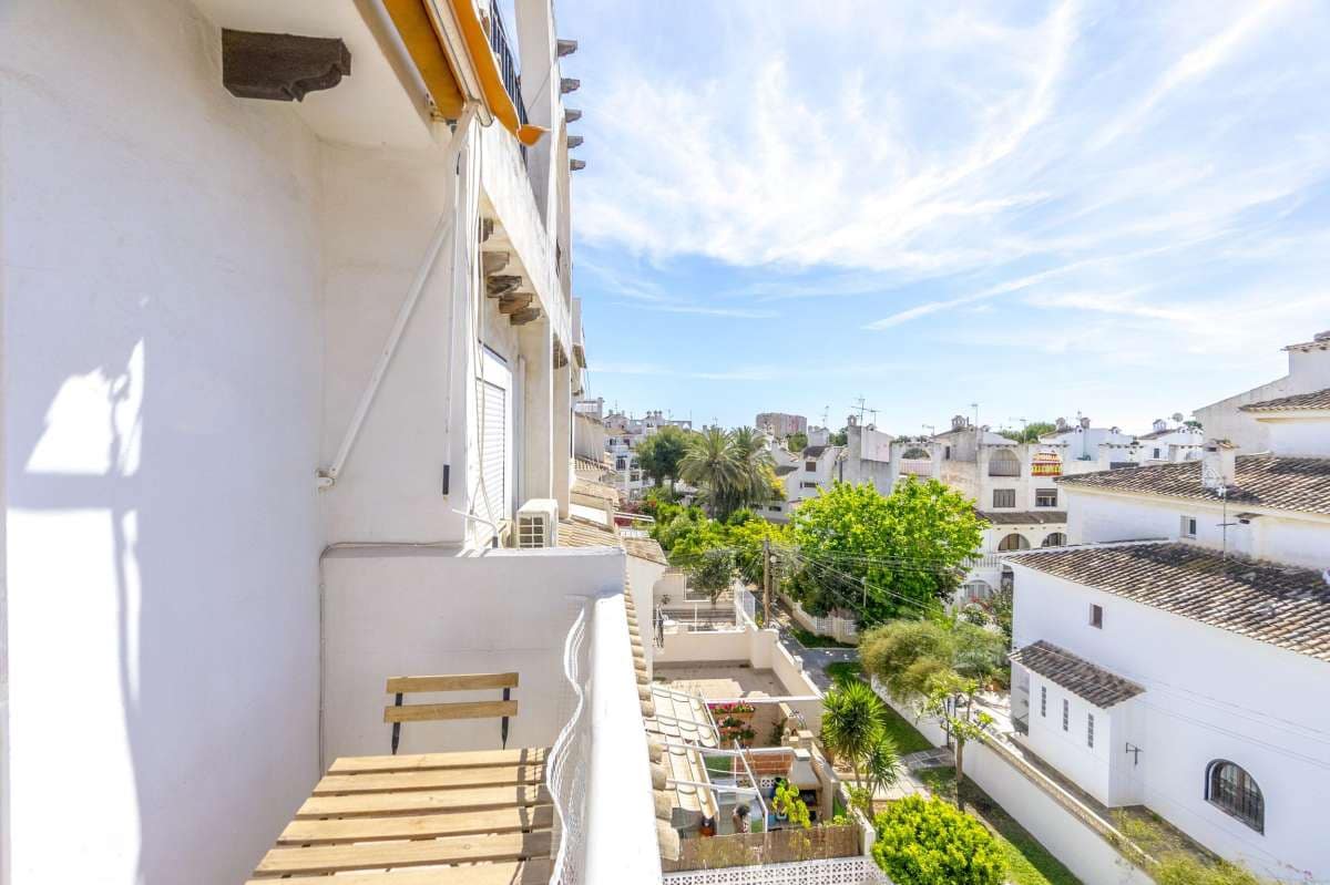 1 bedroom Apartment for sale in Torrevieja - € 110,500 (Ref: 9389996)