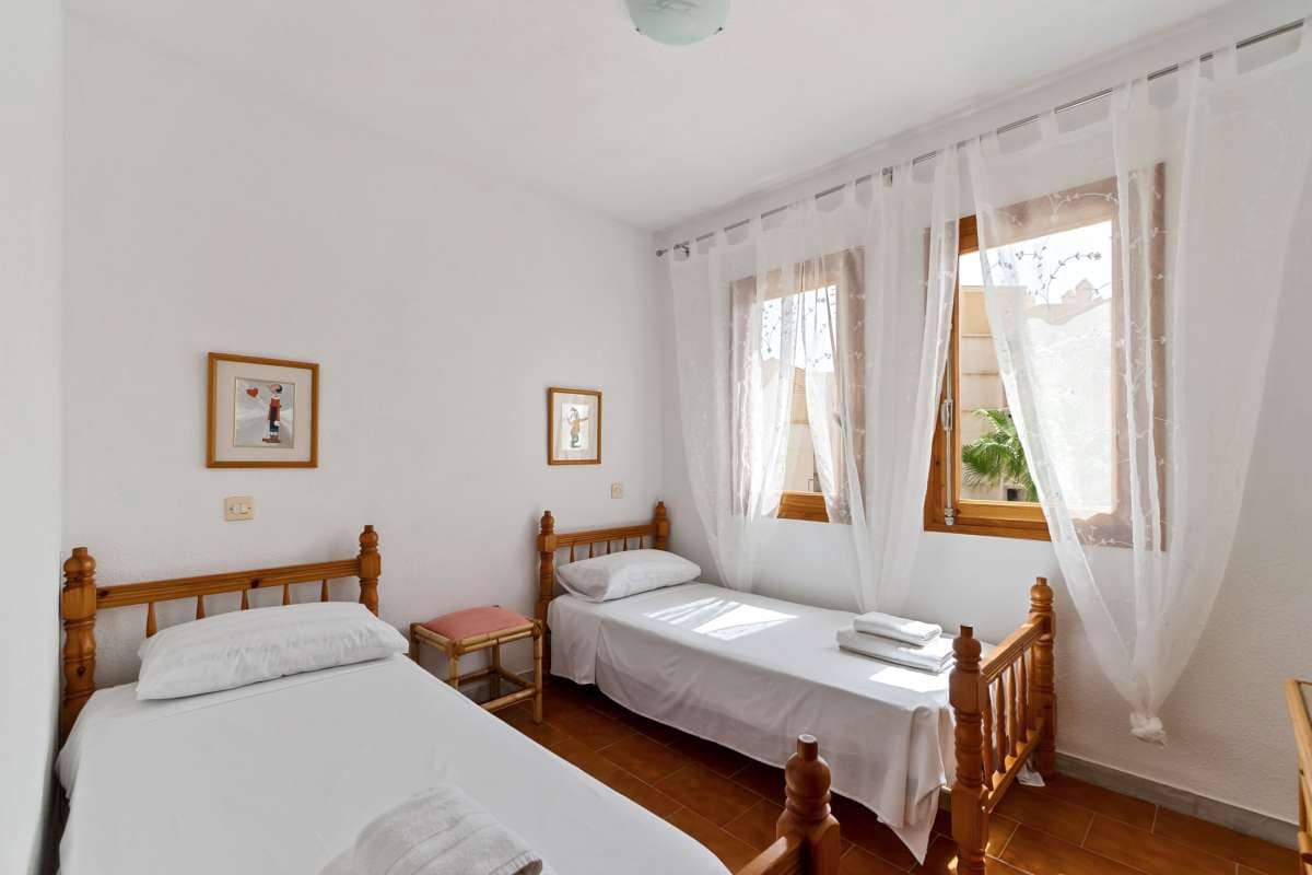 2 bedroom Apartment for sale in Torrevieja - € 123,500 (Ref: 9389997)