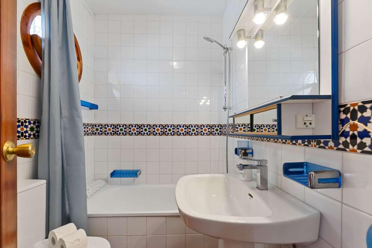 2 bedroom Apartment for sale in Torrevieja - € 123,500 (Ref: 9389997)