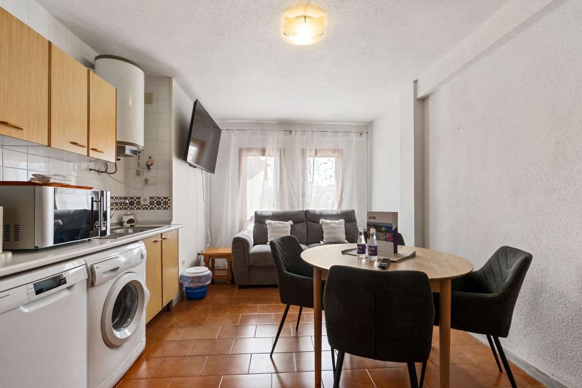 2 bedroom Apartment for sale in Torrevieja - € 123,500 (Ref: 9389997)