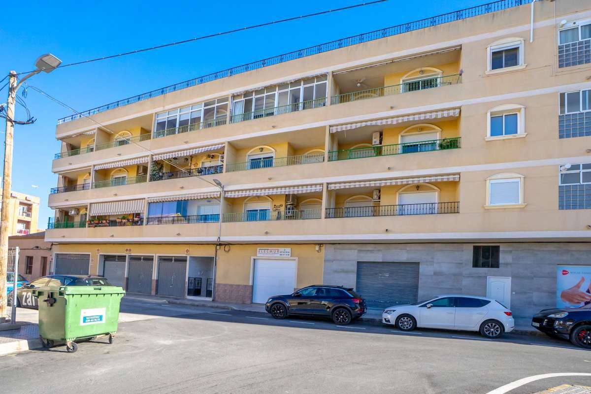 Apartamento de 3 habitaciones en Almoradí en venta - 116.000 € (Ref: 9632847)