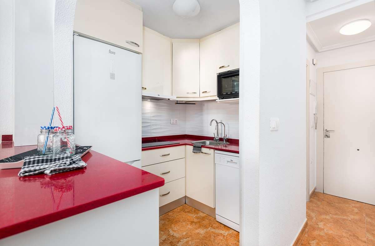 2 Zimmer Apartment zu verkaufen in Torrevieja - 129.000 € (Ref: 9685142)