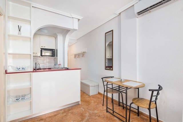 2 Zimmer Apartment zu verkaufen in Torrevieja - 129.000 € (Ref: 9685142)